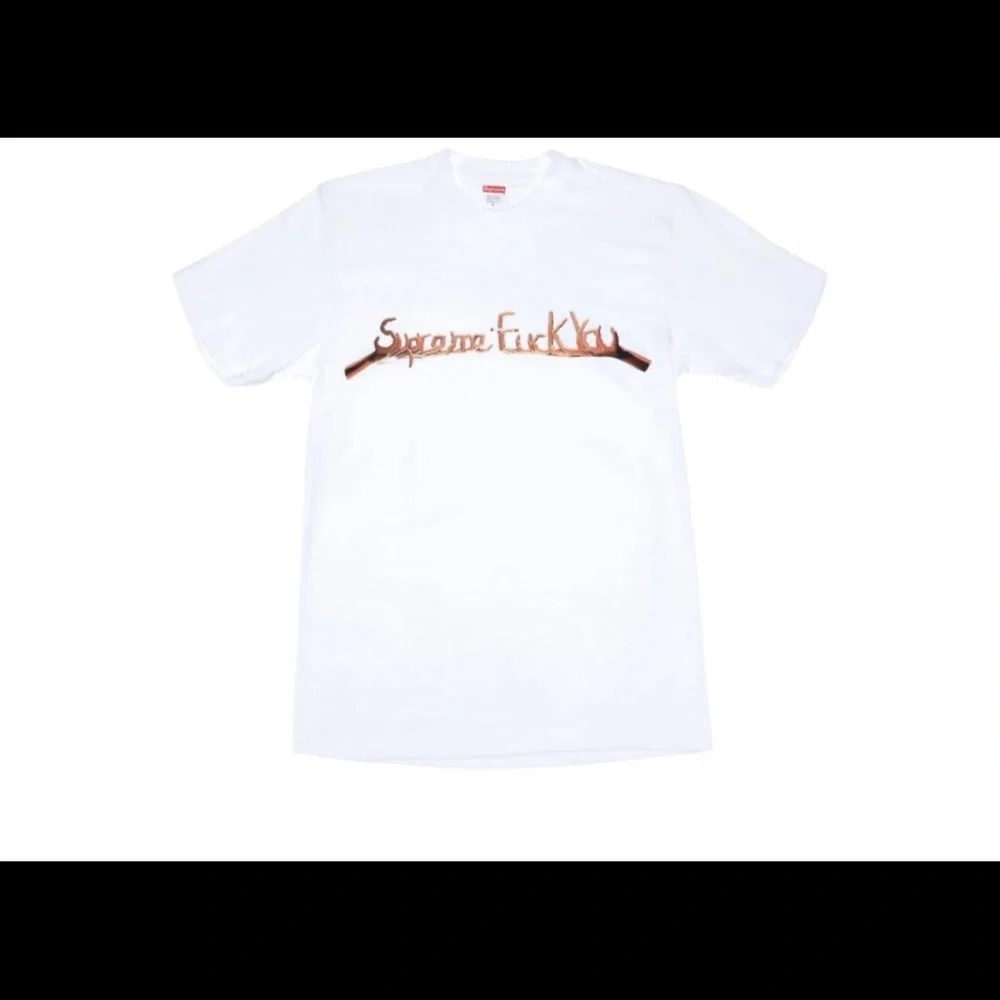 Supreme - Picture 2 of 3